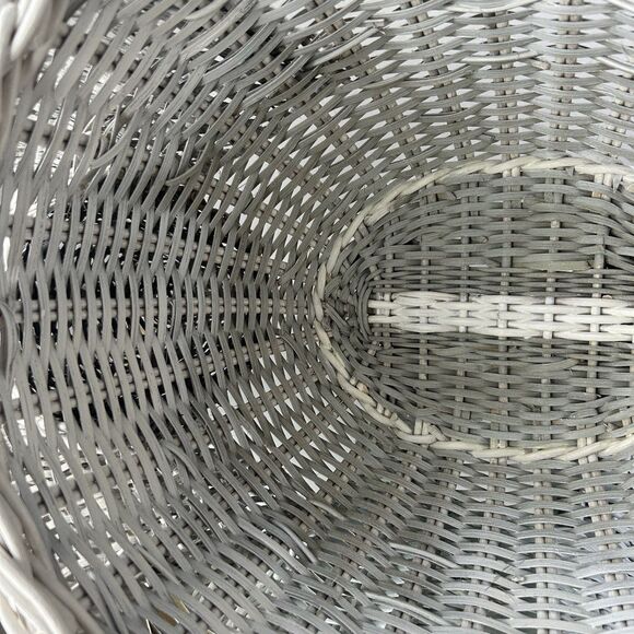 Pottery Barn Kids Handwoven Rattan Wicker Elephant Shaped Storage Basket Gray - Picture 14 of 16